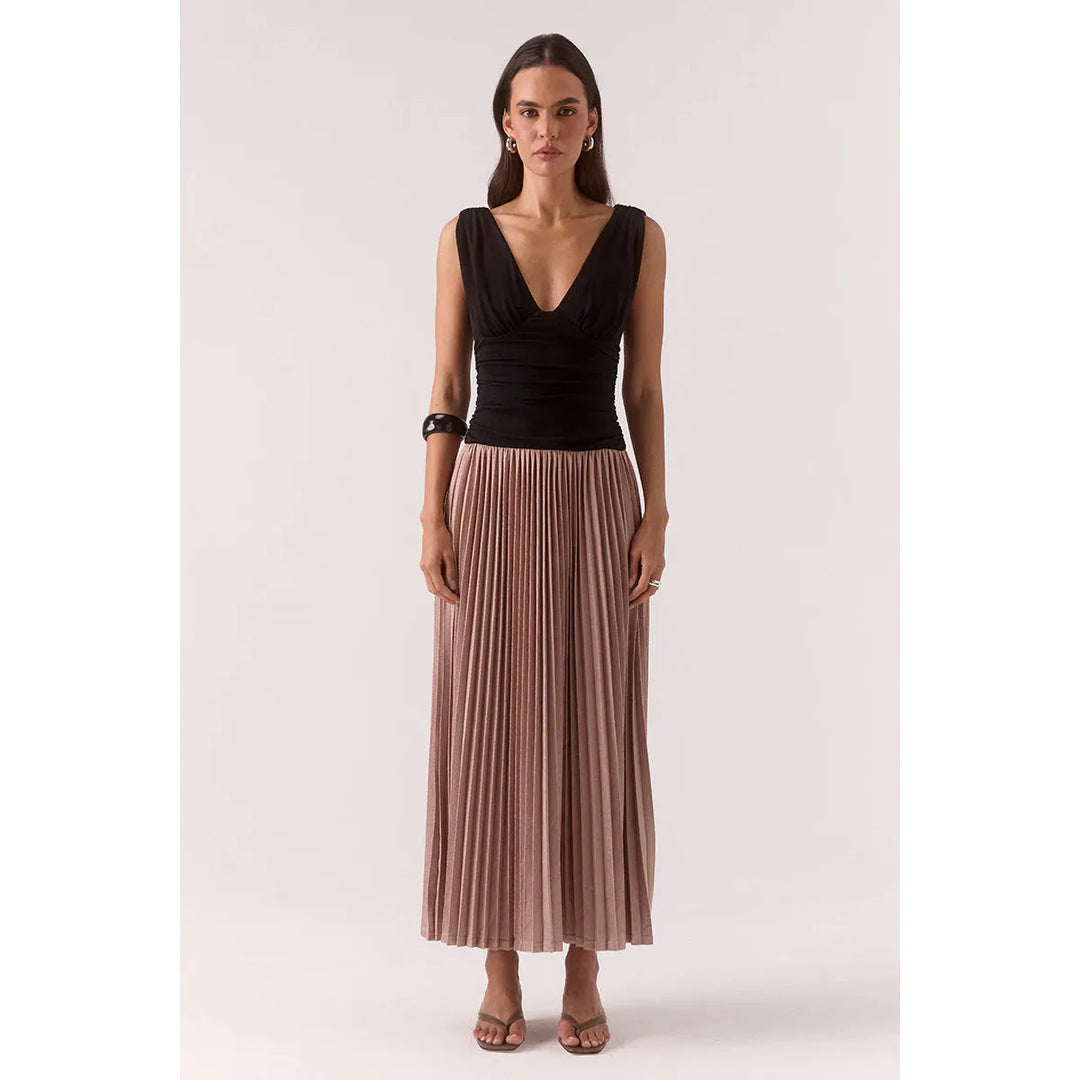 {EVENING WEAR} - Premium {FORMALS} - Shop now at {ALINA COLLECTIONS}