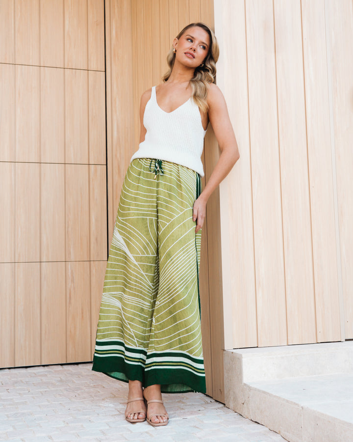 {EVENING WEAR} - Premium {FORMALS} - Shop now at {ALINA COLLECTIONS}