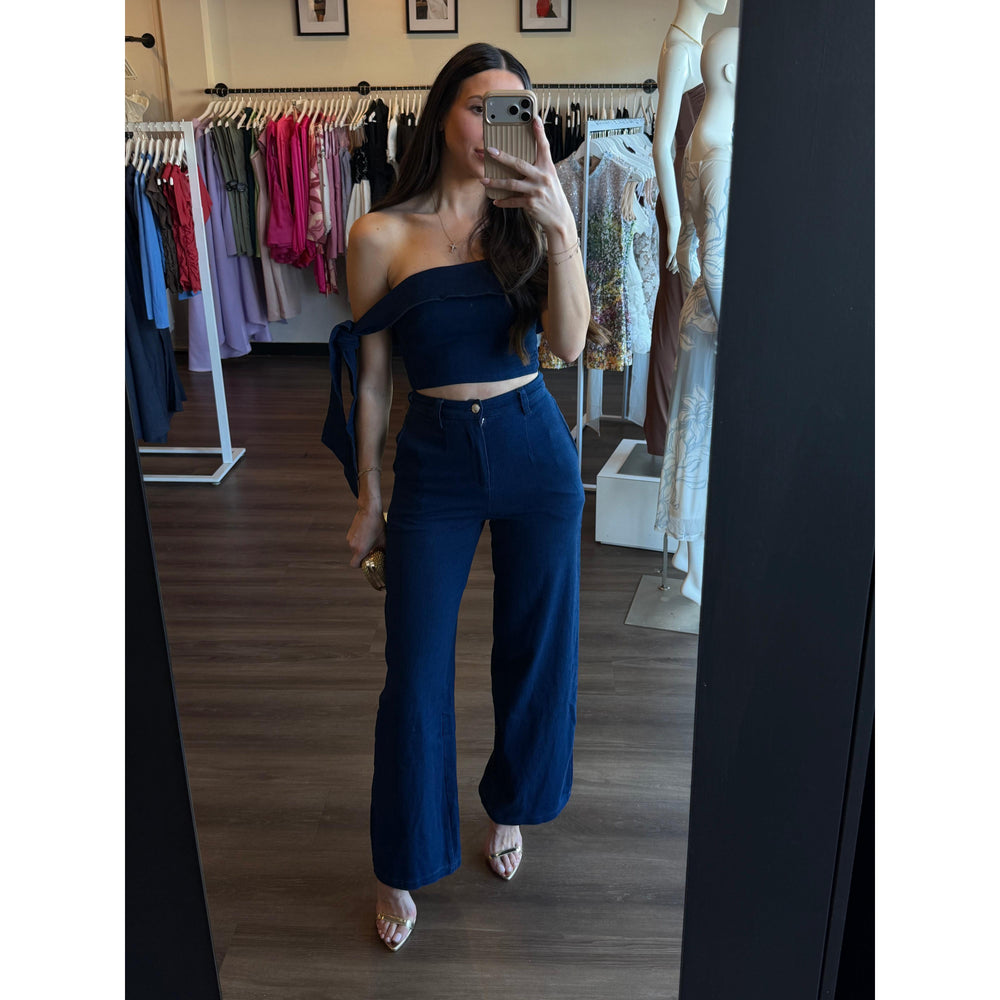 {EVENING WEAR} - Premium {FORMALS} - Shop now at {ALINA COLLECTIONS}