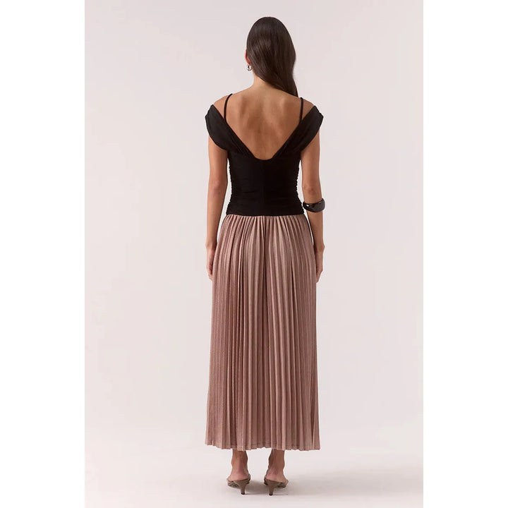 {EVENING WEAR} - Premium {FORMALS} - Shop now at {ALINA COLLECTIONS}