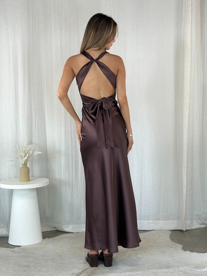 {EVENING WEAR} - Premium {FORMALS} - Shop now at {ALINA COLLECTIONS}