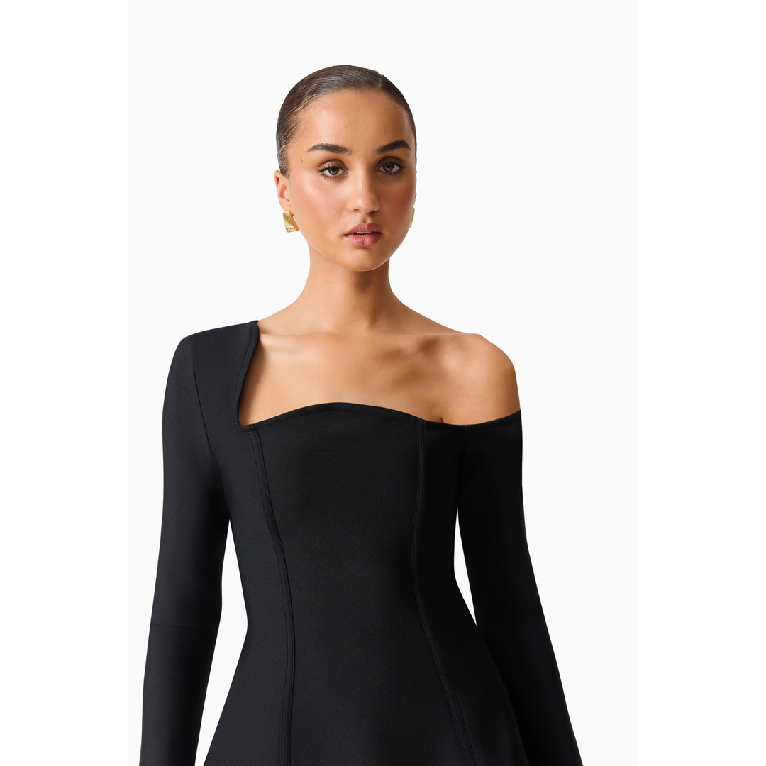 {EVENING WEAR} - Premium {FORMALS} - Shop now at {ALINA COLLECTIONS}