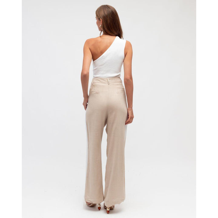 {EVENING WEAR} - Premium {FORMALS} - Shop now at {ALINA COLLECTIONS}