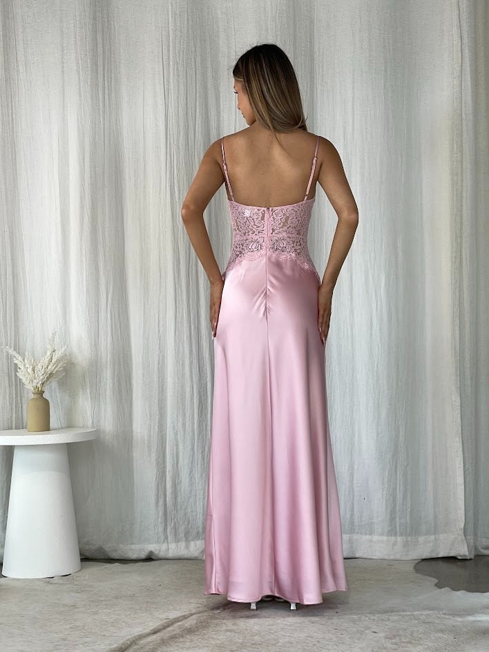{EVENING WEAR} - Premium {FORMALS} - Shop now at {ALINA COLLECTIONS}