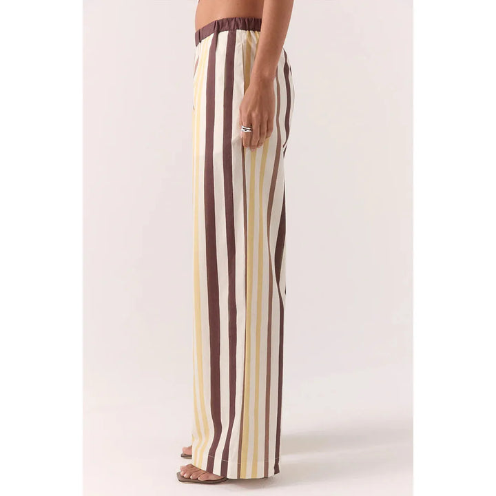 {EVENING WEAR} - Premium {FORMALS} - Shop now at {ALINA COLLECTIONS}