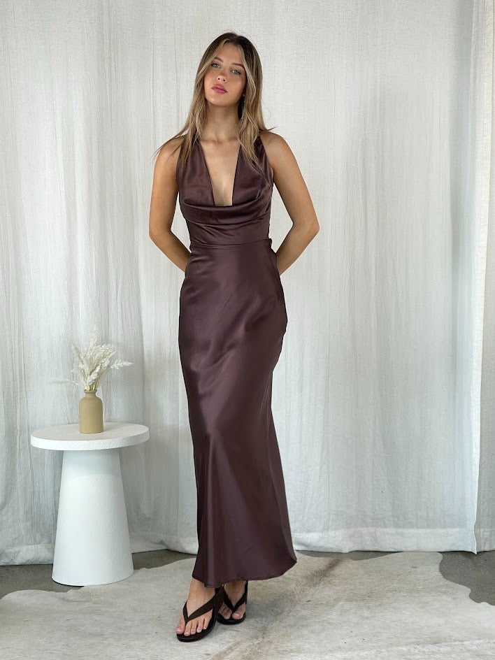 {EVENING WEAR} - Premium {FORMALS} - Shop now at {ALINA COLLECTIONS}