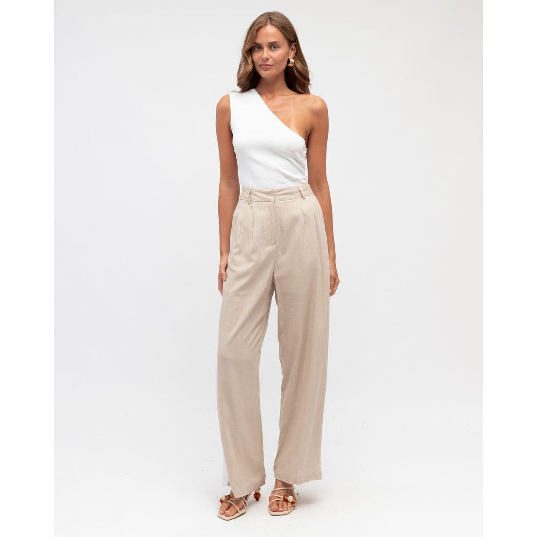 {EVENING WEAR} - Premium {FORMALS} - Shop now at {ALINA COLLECTIONS}