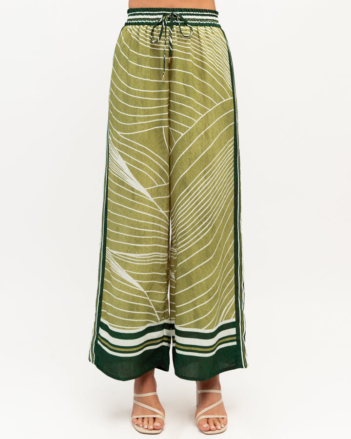 {EVENING WEAR} - Premium {FORMALS} - Shop now at {ALINA COLLECTIONS}
