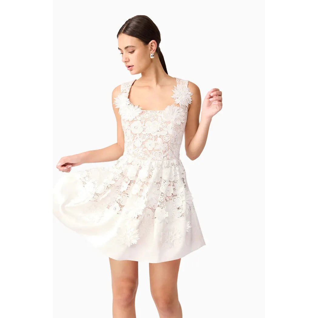 {EVENING WEAR} - Premium {FORMALS} - Shop now at {ALINA COLLECTIONS}