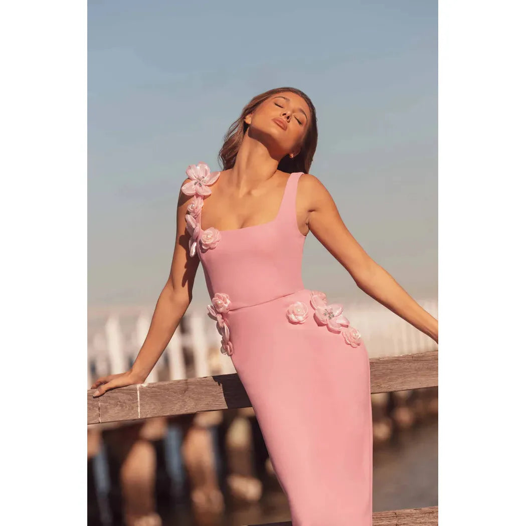 {EVENING WEAR} - Premium {FORMALS} - Shop now at {ALINA COLLECTIONS}