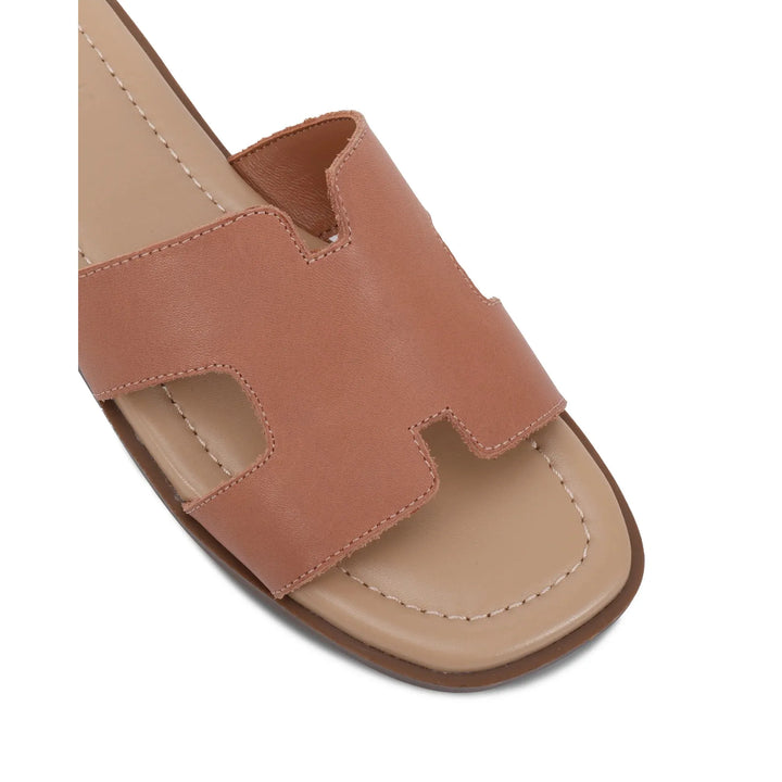 {EVENING WEAR} - Premium {FORMALS} - Shop now at {ALINA COLLECTIONS}