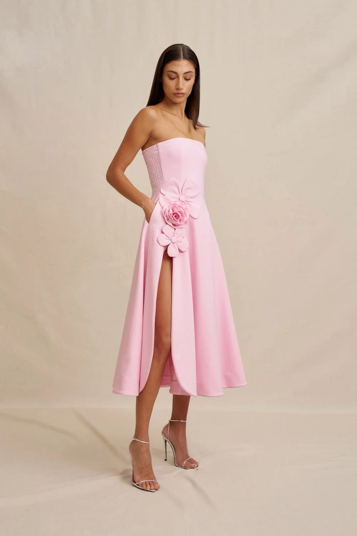 {EVENING WEAR} - Premium {FORMALS} - Shop now at {ALINA COLLECTIONS}
