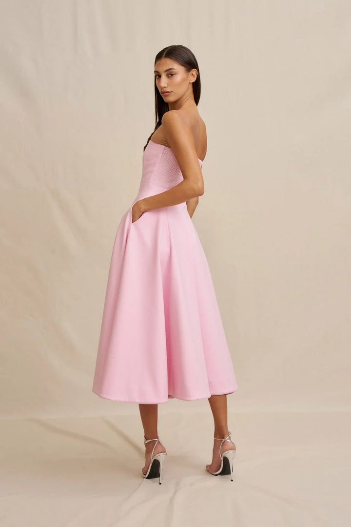 {EVENING WEAR} - Premium {FORMALS} - Shop now at {ALINA COLLECTIONS}