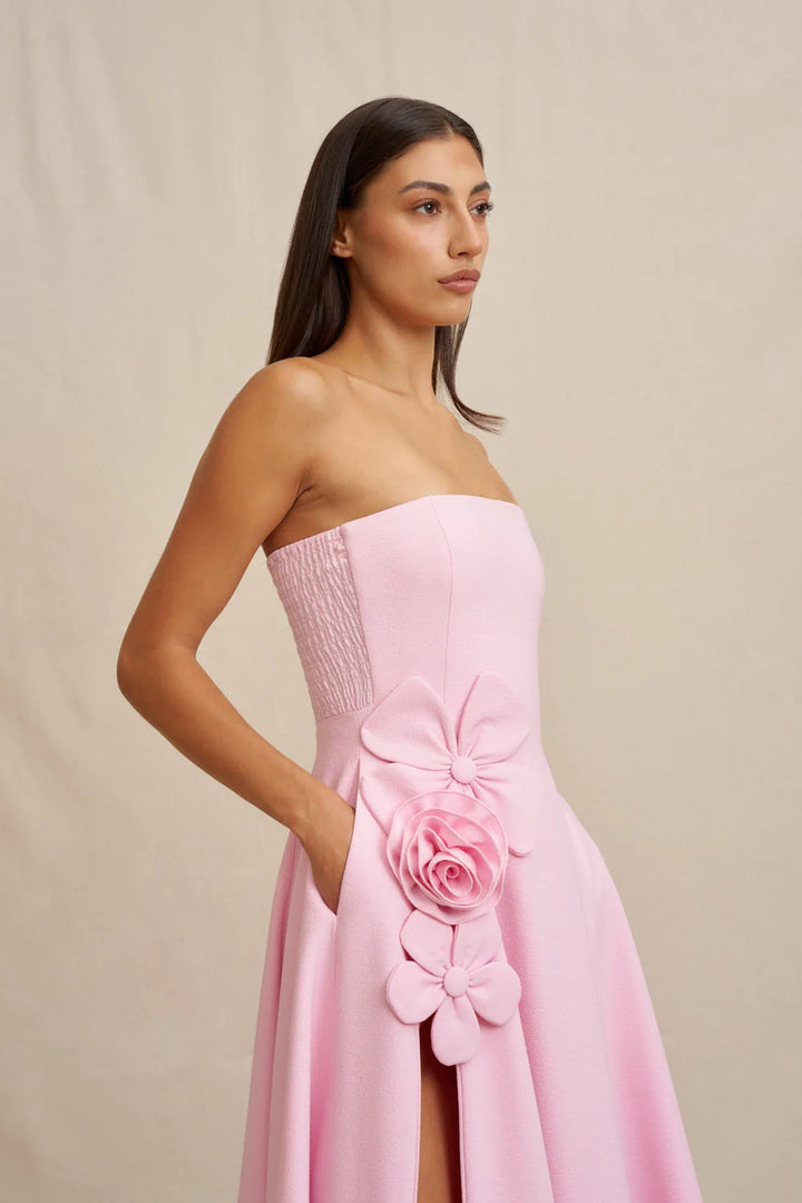 {EVENING WEAR} - Premium {FORMALS} - Shop now at {ALINA COLLECTIONS}