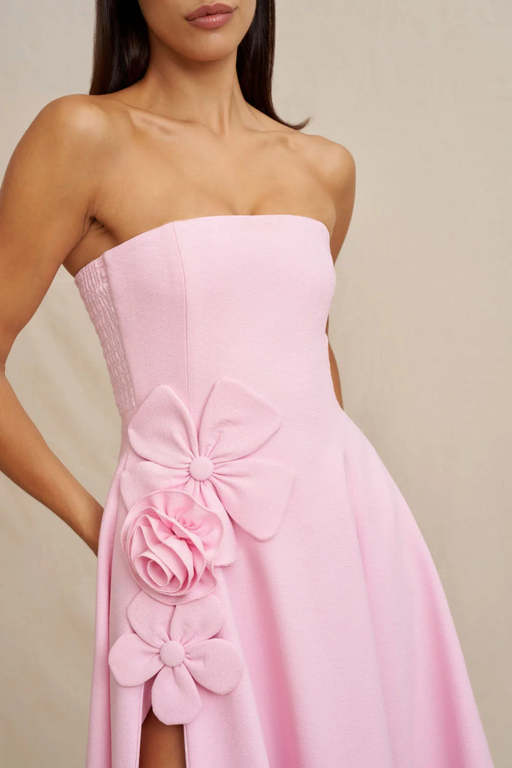 {EVENING WEAR} - Premium {FORMALS} - Shop now at {ALINA COLLECTIONS}