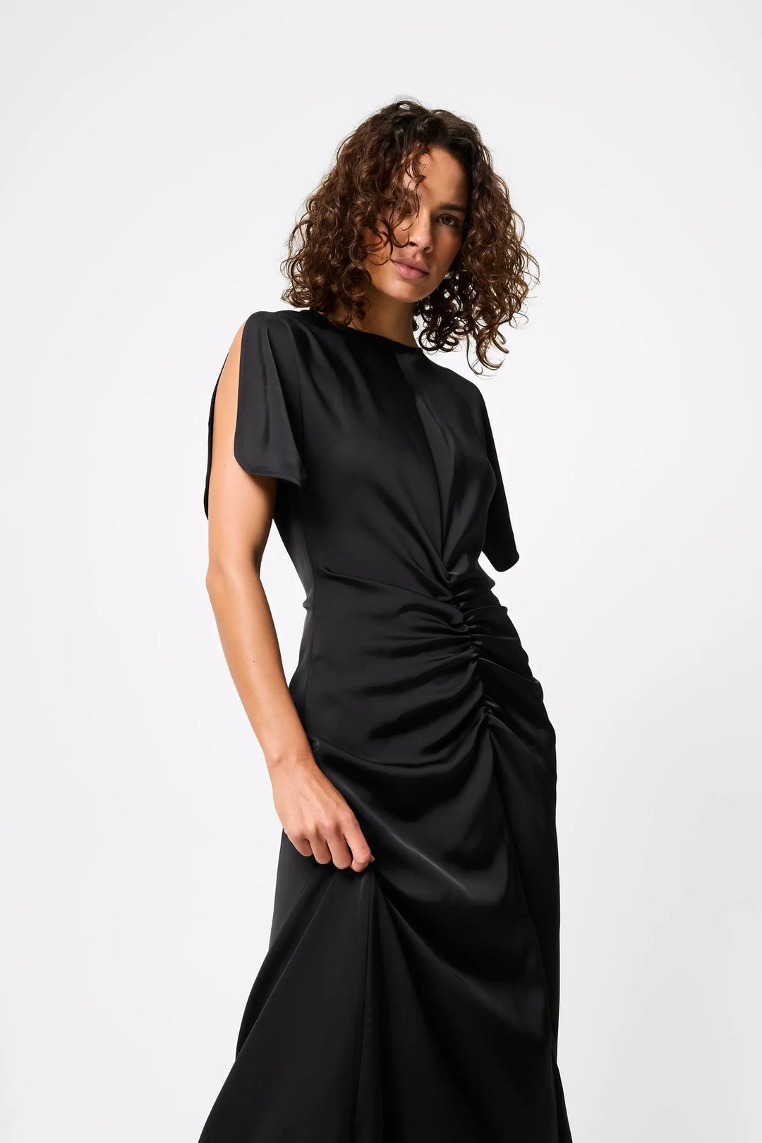 {EVENING WEAR} - Premium {FORMALS} - Shop now at {ALINA COLLECTIONS}