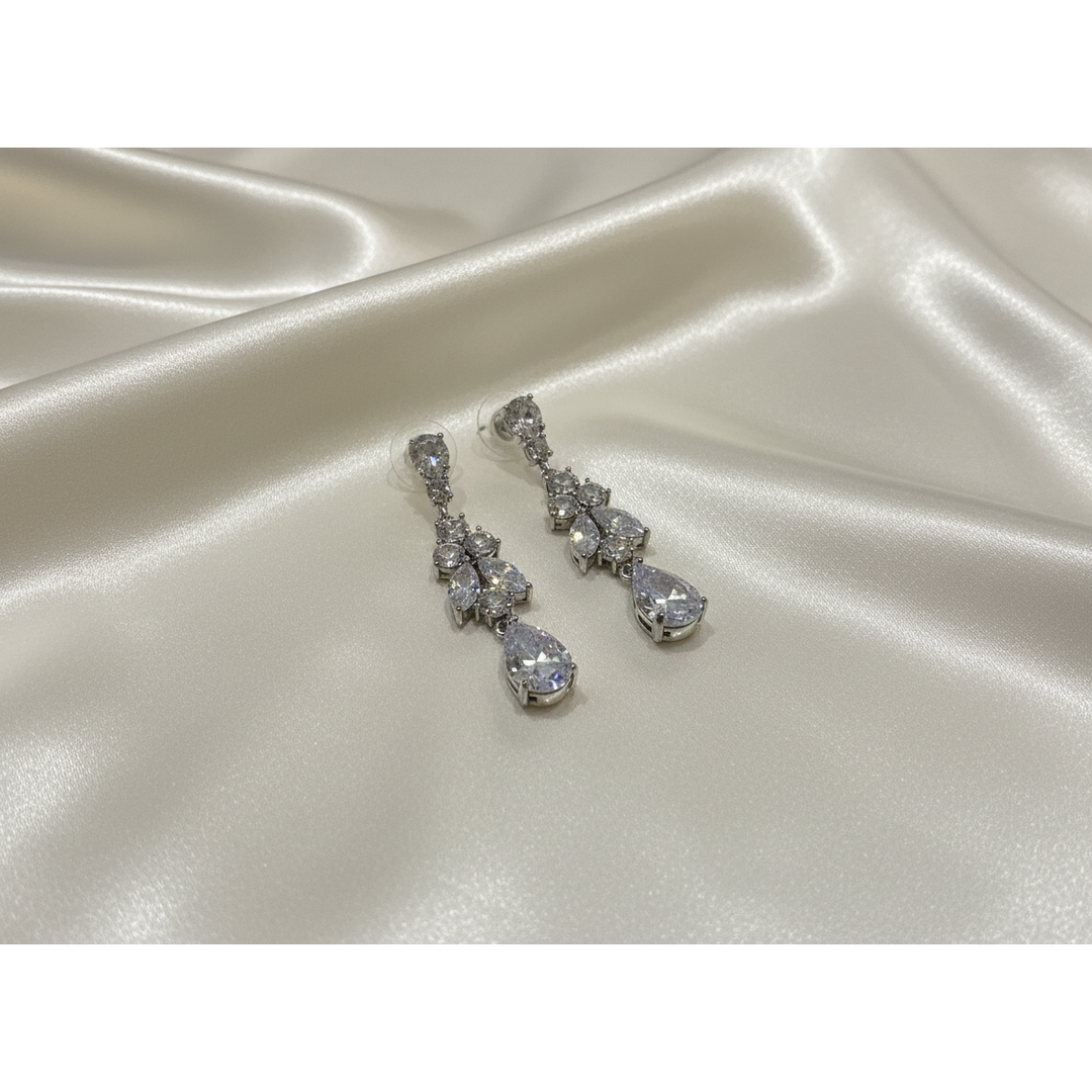 {EVENING WEAR} - Premium {FORMALS} - Shop now at {ALINA COLLECTIONS}