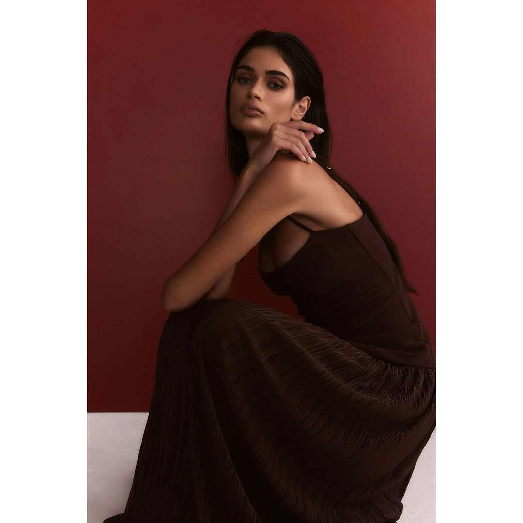 {EVENING WEAR} - Premium {FORMALS} - Shop now at {ALINA COLLECTIONS}