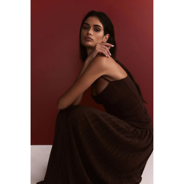 {EVENING WEAR} - Premium {FORMALS} - Shop now at {ALINA COLLECTIONS}