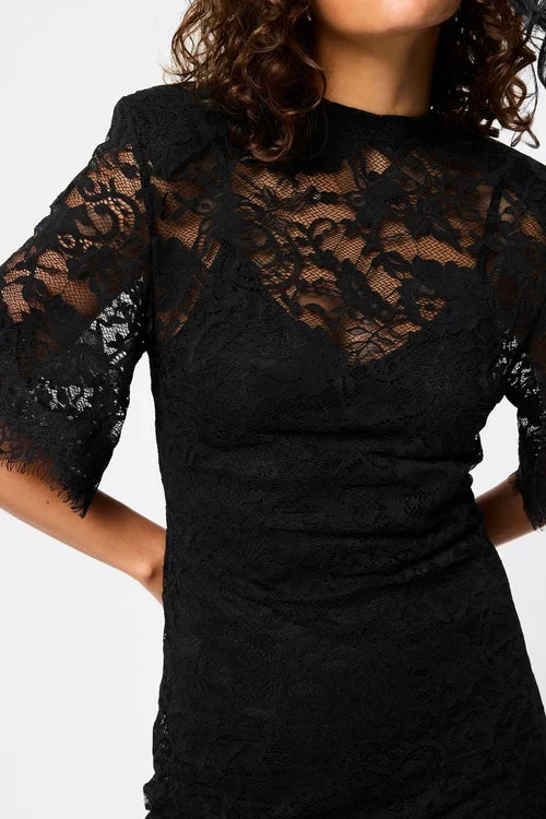 {EVENING WEAR} - Premium {FORMALS} - Shop now at {ALINA COLLECTIONS}