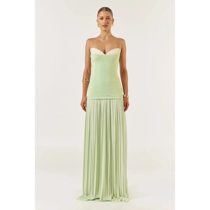 {EVENING WEAR} - Premium {FORMALS} - Shop now at {ALINA COLLECTIONS}
