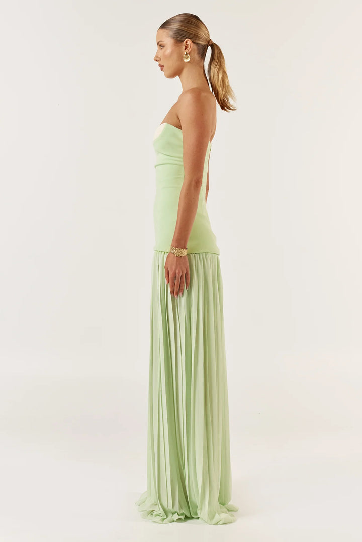{EVENING WEAR} - Premium {FORMALS} - Shop now at {ALINA COLLECTIONS}