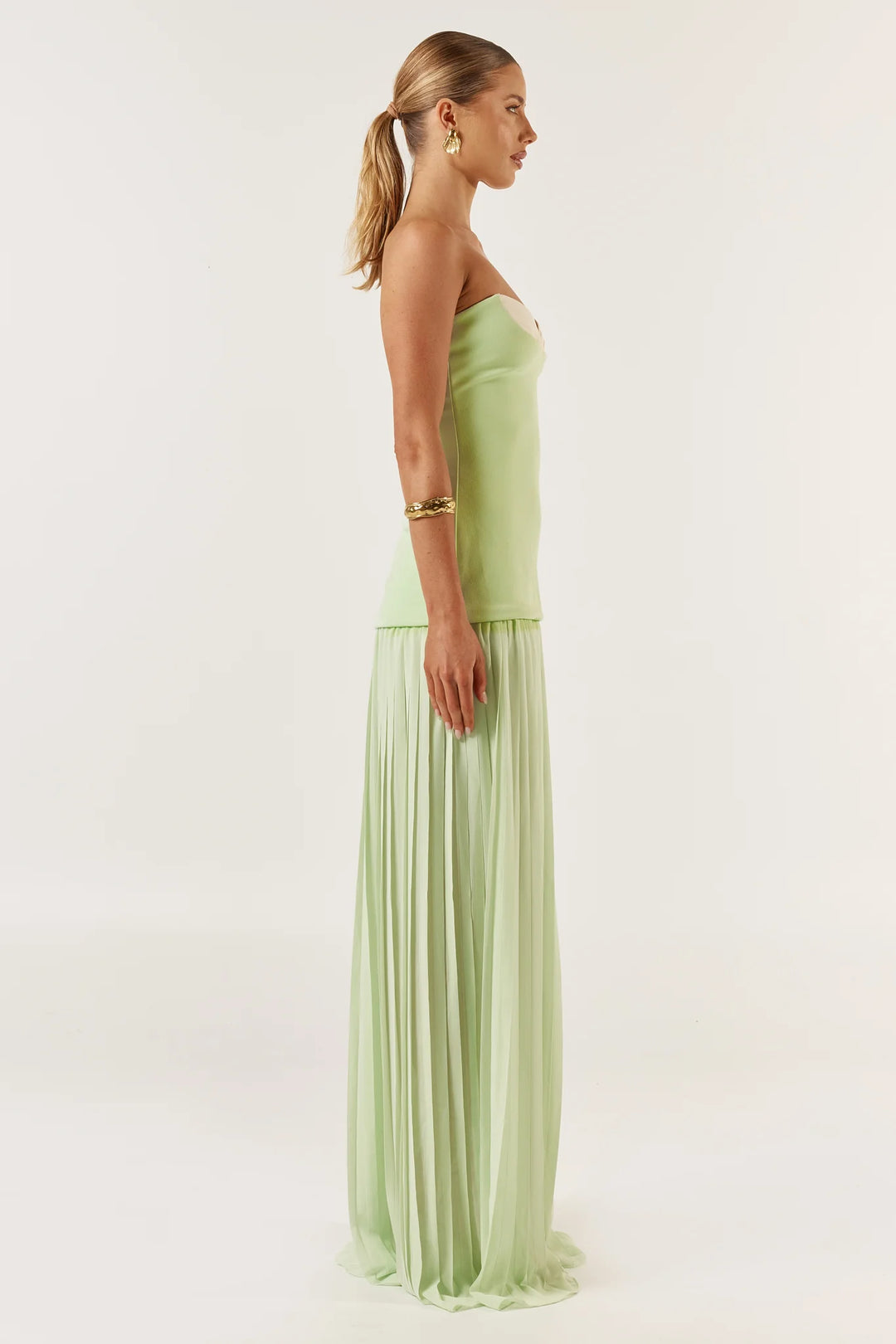 {EVENING WEAR} - Premium {FORMALS} - Shop now at {ALINA COLLECTIONS}