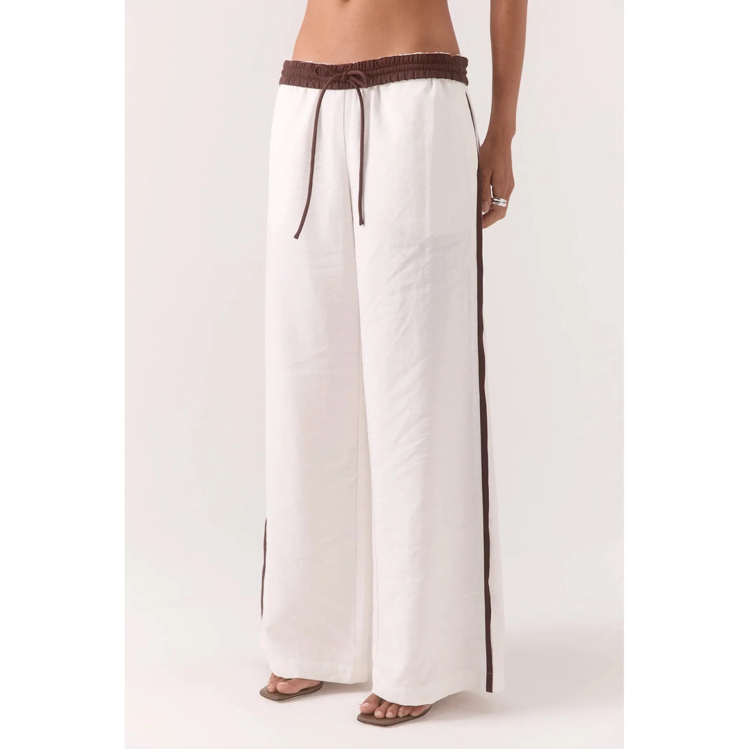 {EVENING WEAR} - Premium {FORMALS} - Shop now at {ALINA COLLECTIONS}