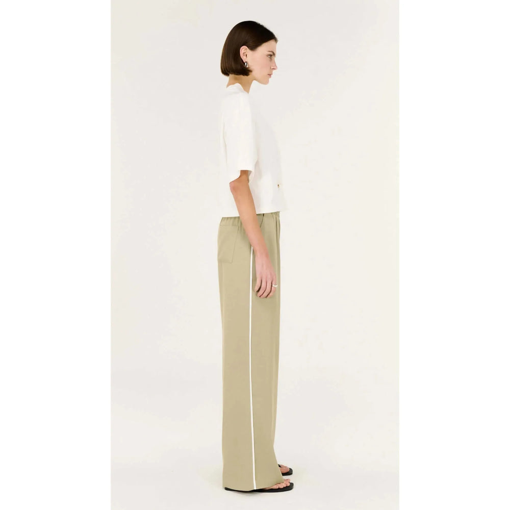 {EVENING WEAR} - Premium {FORMALS} - Shop now at {ALINA COLLECTIONS}