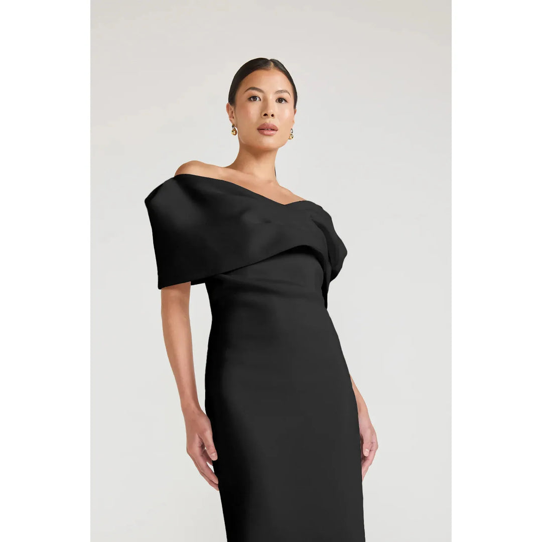 {EVENING WEAR} - Premium {FORMALS} - Shop now at {ALINA COLLECTIONS}