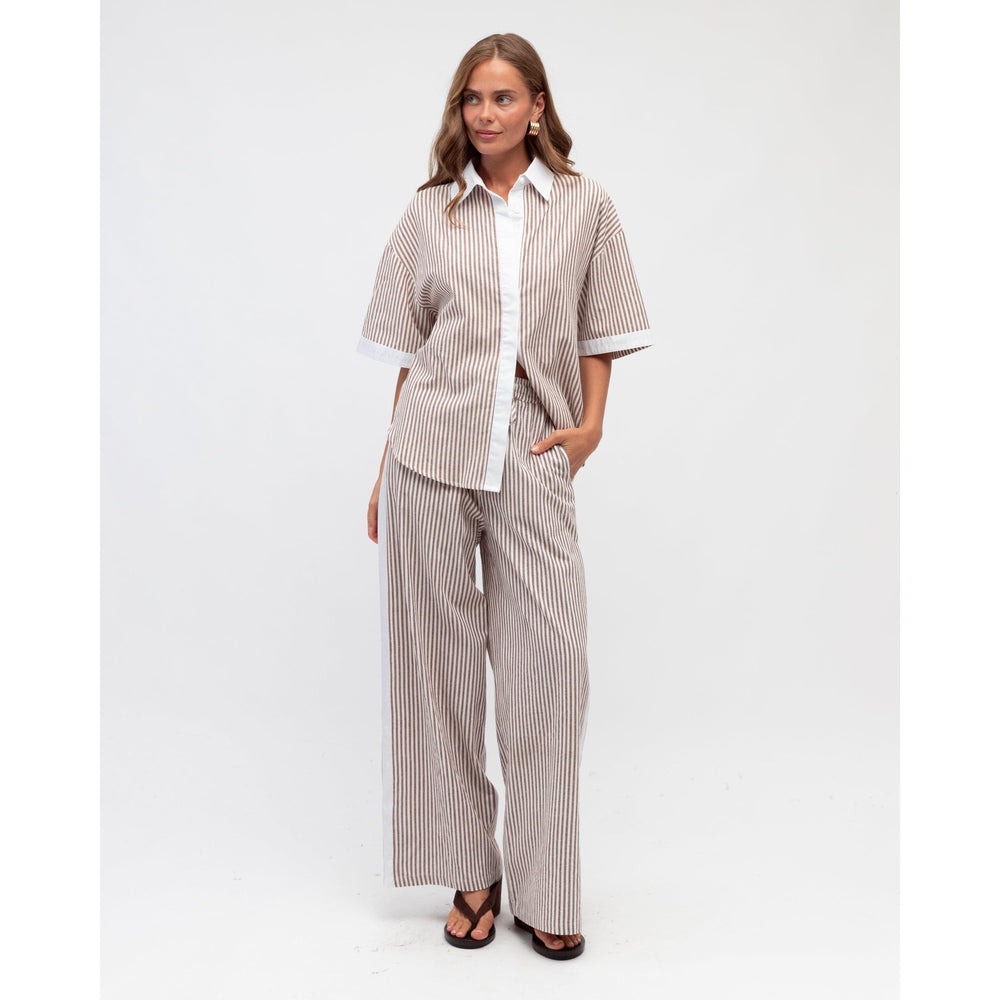 {EVENING WEAR} - Premium {FORMALS} - Shop now at {ALINA COLLECTIONS}