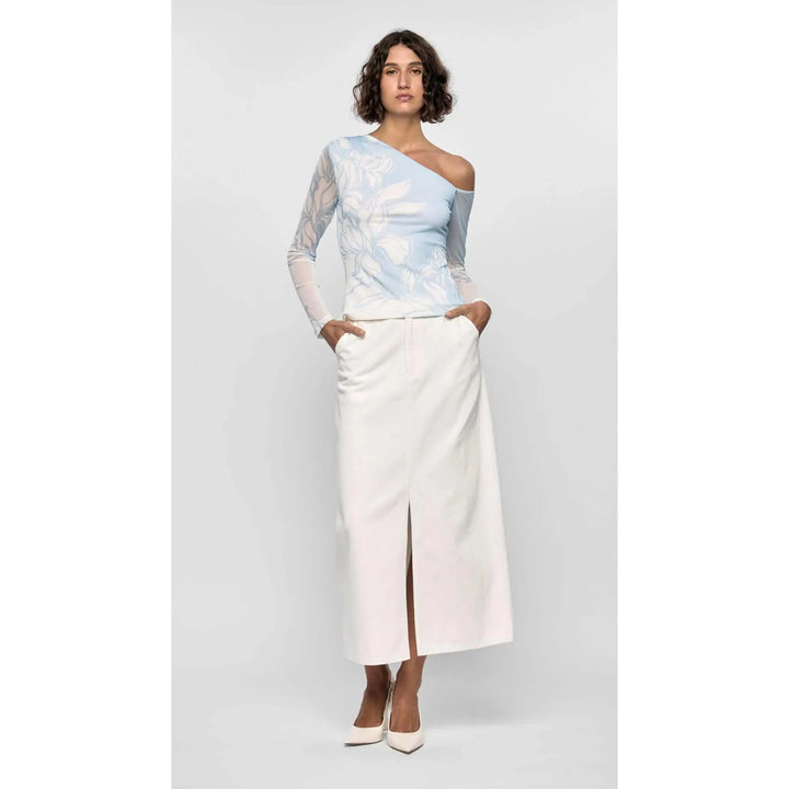 {EVENING WEAR} - Premium {FORMALS} - Shop now at {ALINA COLLECTIONS}