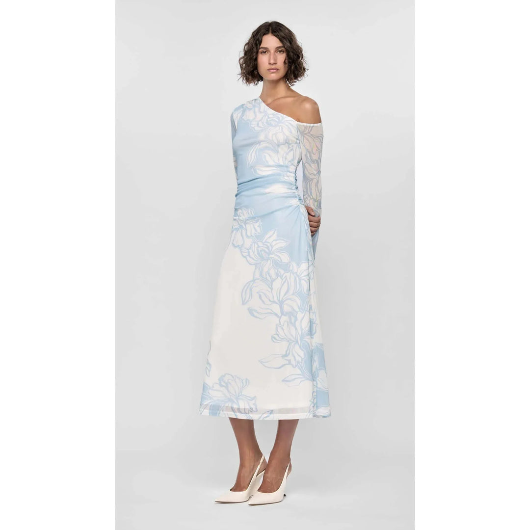 {EVENING WEAR} - Premium {FORMALS} - Shop now at {ALINA COLLECTIONS}