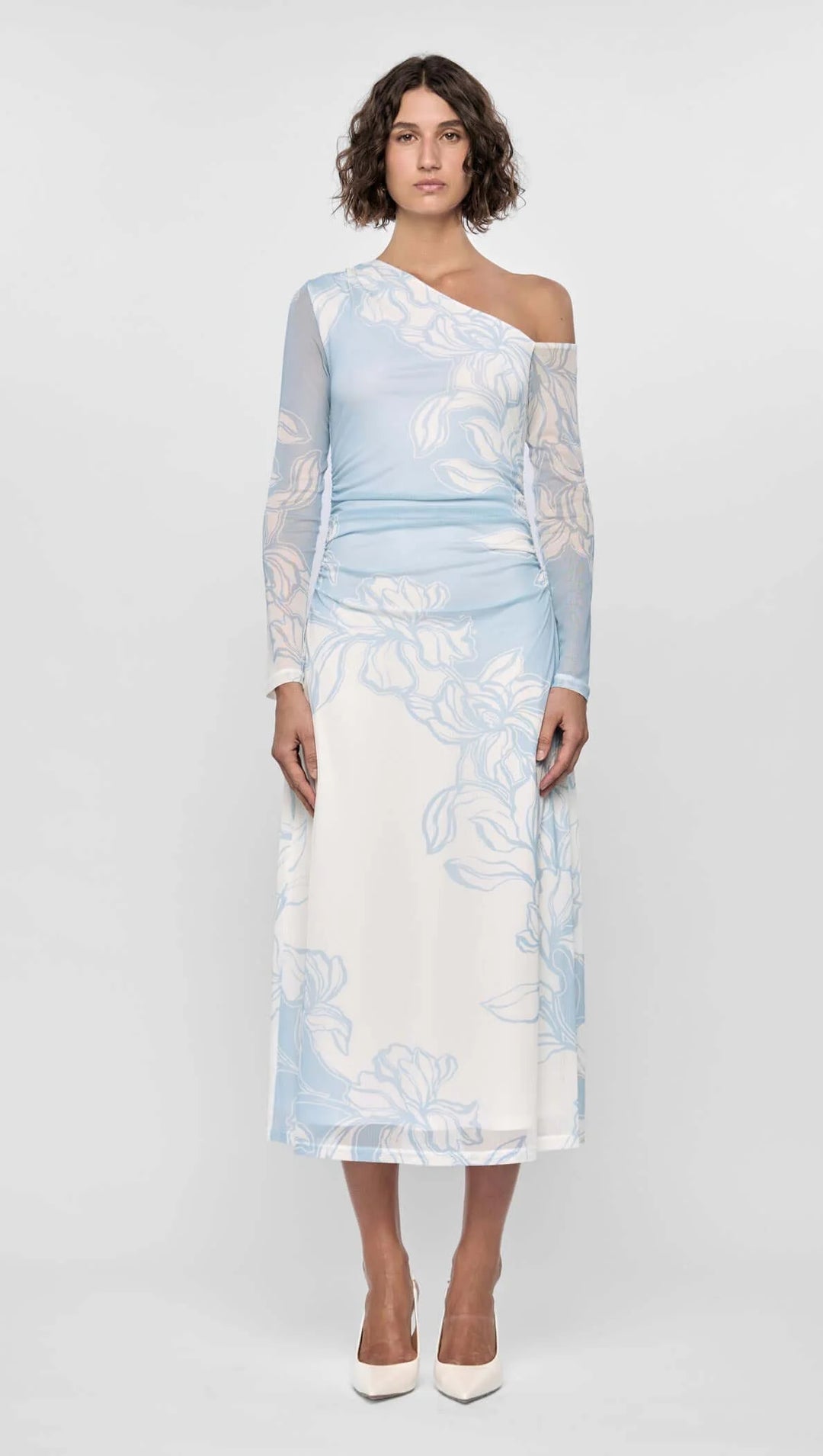 {EVENING WEAR} - Premium {FORMALS} - Shop now at {ALINA COLLECTIONS}