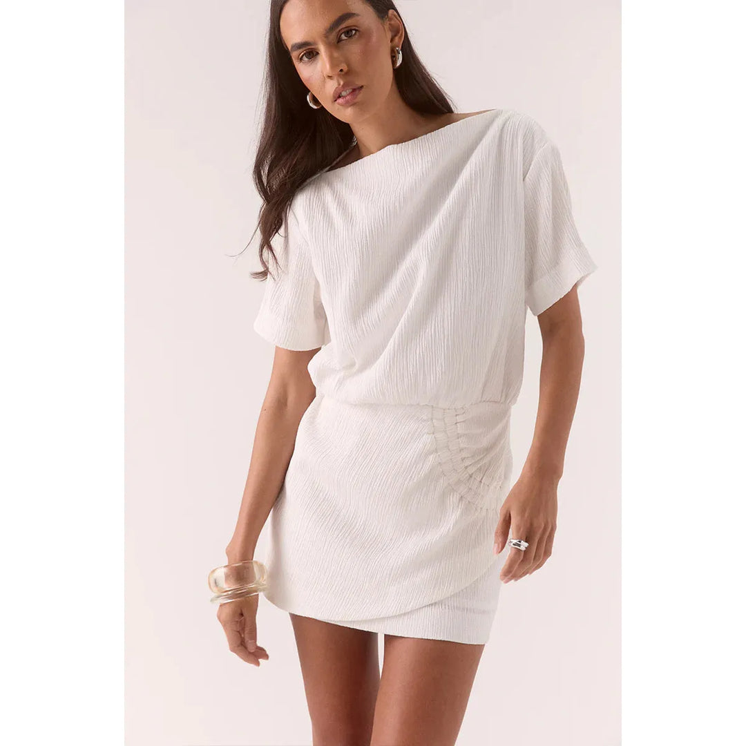 {EVENING WEAR} - Premium {FORMALS} - Shop now at {ALINA COLLECTIONS}