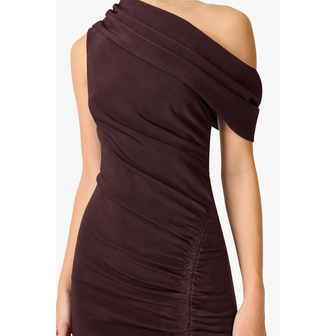 {EVENING WEAR} - Premium {FORMALS} - Shop now at {ALINA COLLECTIONS}