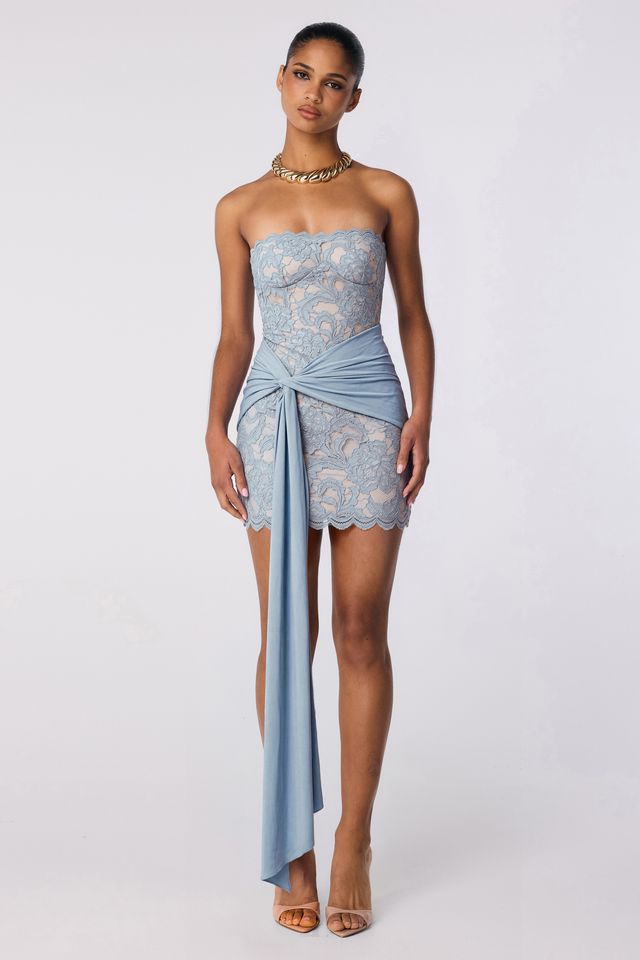{EVENING WEAR} - Premium {FORMALS} - Shop now at {ALINA COLLECTIONS}