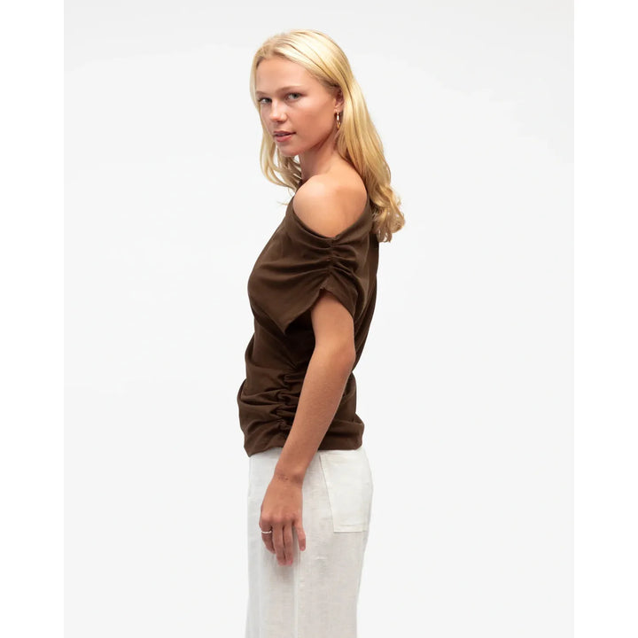 {EVENING WEAR} - Premium {FORMALS} - Shop now at {ALINA COLLECTIONS}