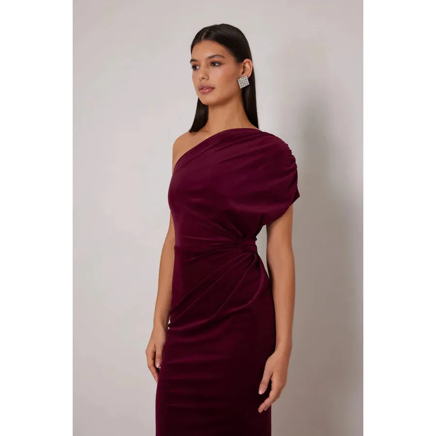 {EVENING WEAR} - Premium {FORMALS} - Shop now at {ALINA COLLECTIONS}