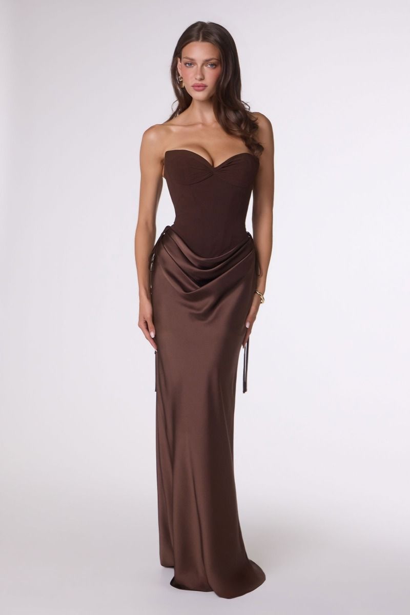 {EVENING WEAR} - Premium {FORMALS} - Shop now at {ALINA COLLECTIONS}