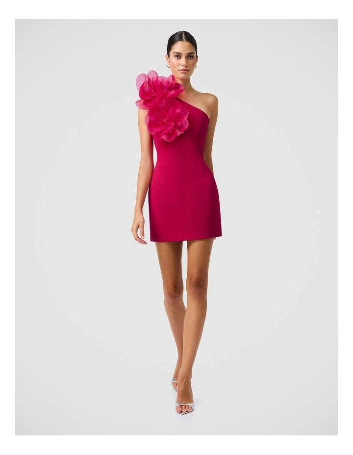 {EVENING WEAR} - Premium {FORMALS} - Shop now at {ALINA COLLECTIONS}