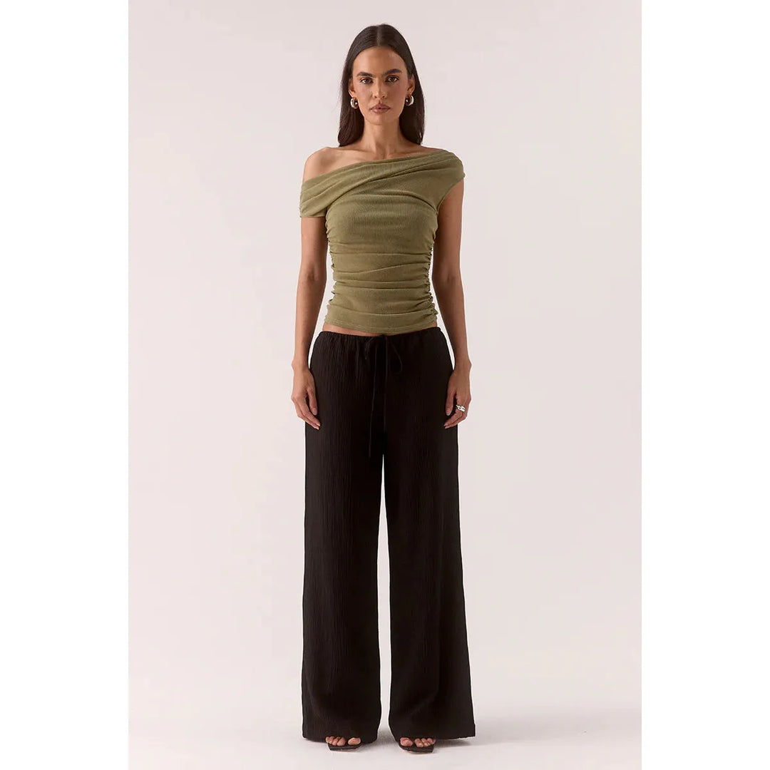 {EVENING WEAR} - Premium {FORMALS} - Shop now at {ALINA COLLECTIONS}